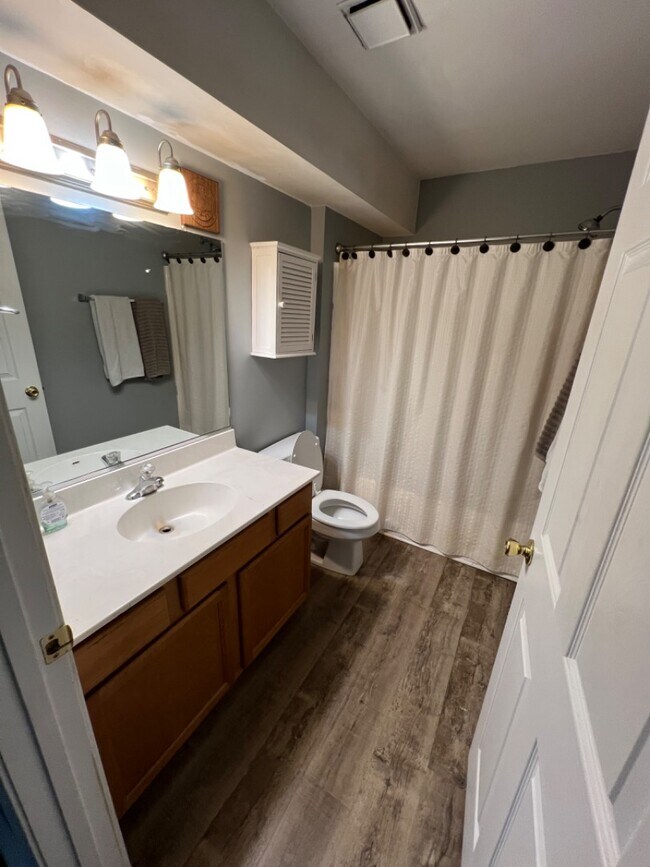 Building Photo - 704 Bunkhouse Dr