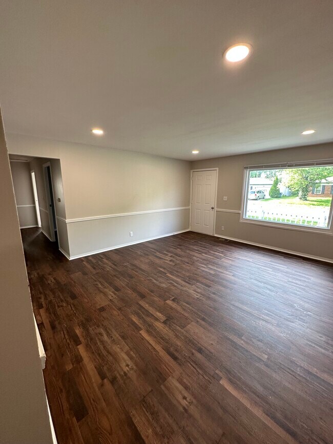 Building Photo - 8101 Shibler Dr