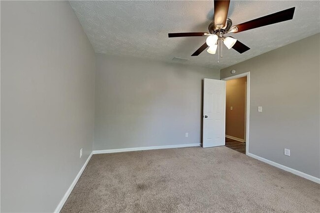 Building Photo - 511 Cambridge Way