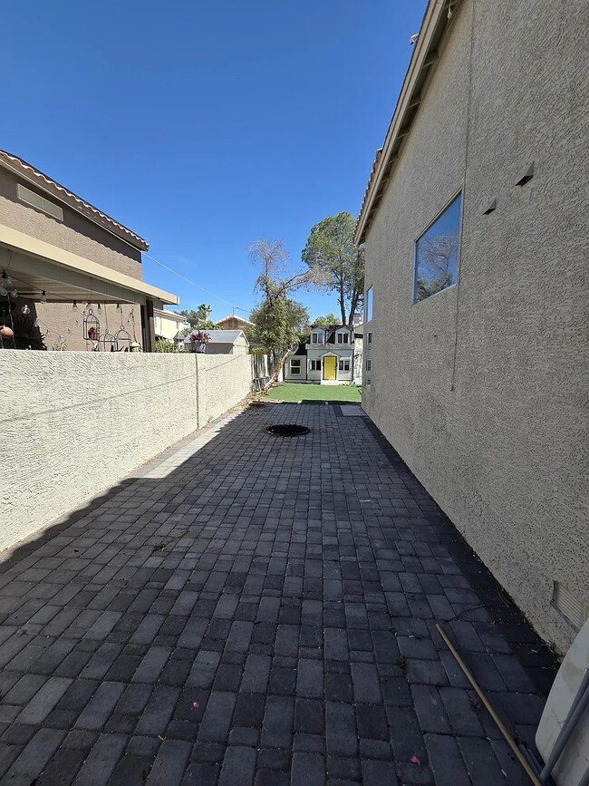 Building Photo - 5650 Ruby Creek Dr