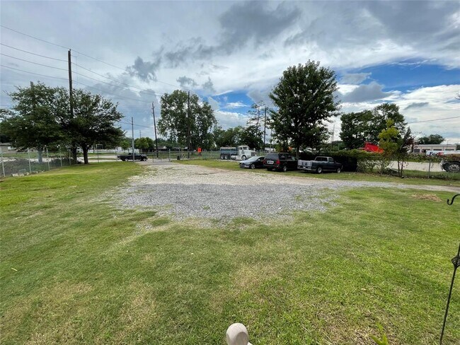 Building Photo - 6309 Aldine Bender Rd
