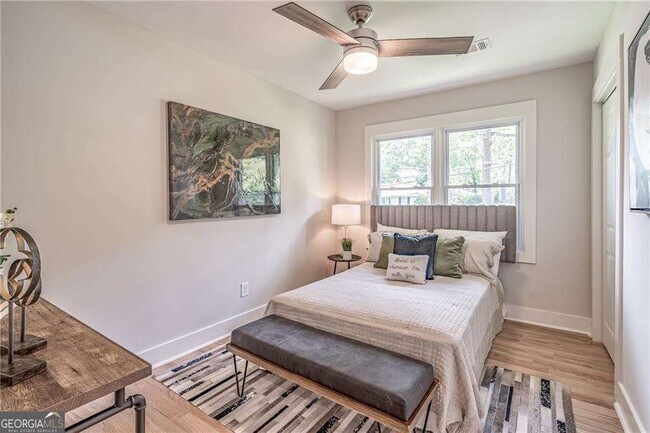 Building Photo - 605 Blake Ave SE