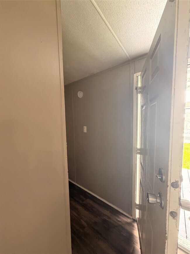 Building Photo - 2021 N Battlebell Rd