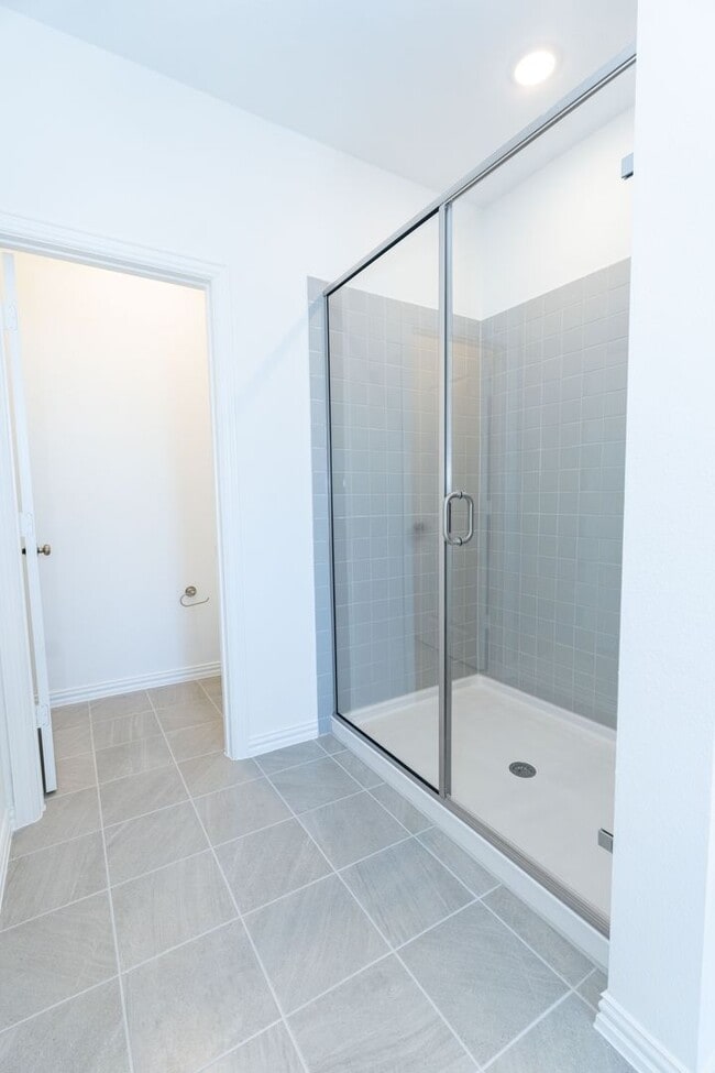 Building Photo - 9508 Espalier St