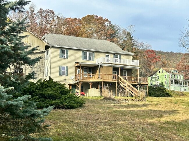 Building Photo - 2210 E Grand Ave