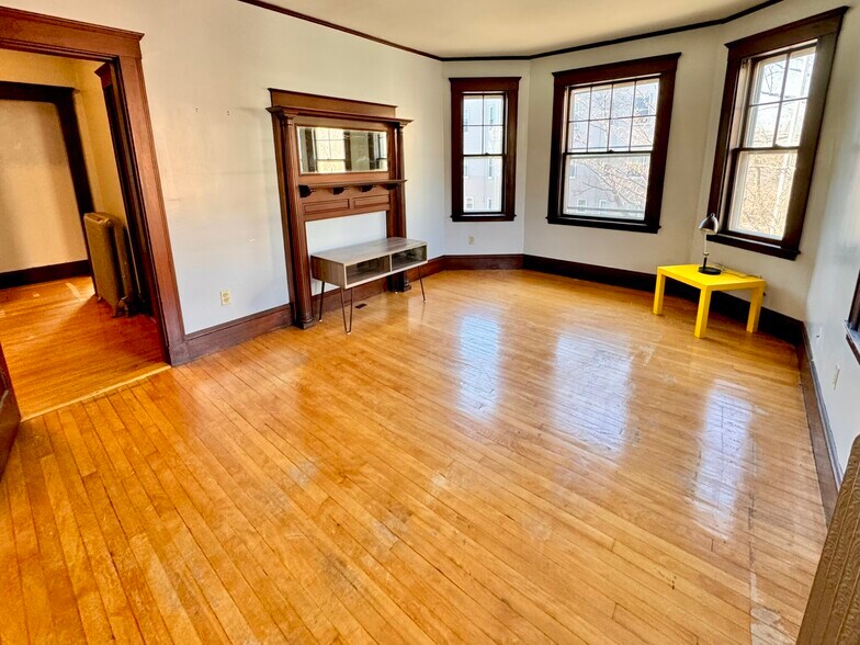 Building Photo - 28 Putnam Ave
