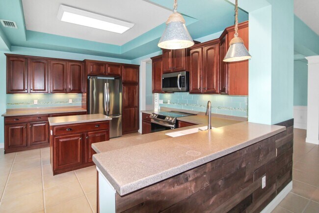 Building Photo - Sarasota National Annual Condo for Rent