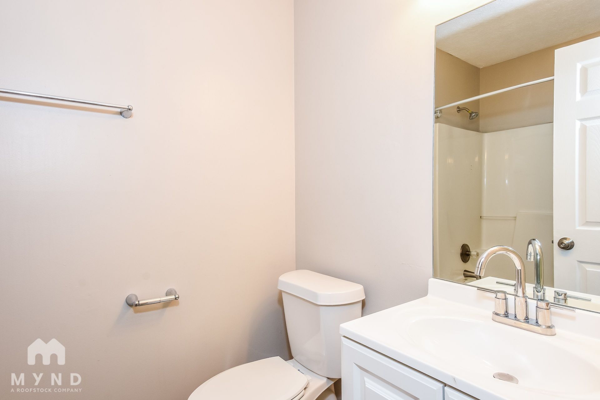Building Photo - 308 Arapaho Dr SE