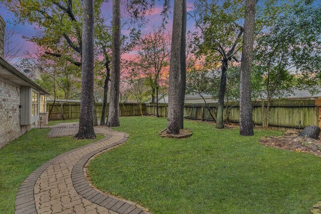 Building Photo - 9718 John Bank Dr