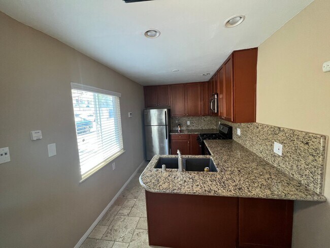 Building Photo - Gorgeous Unit in Imperial Beach!