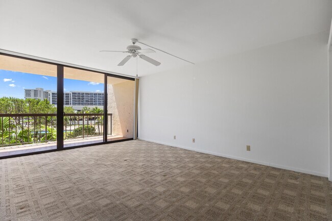Building Photo - 4740 S Ocean Blvd