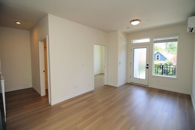 Building Photo - 1111 SE Tenino St