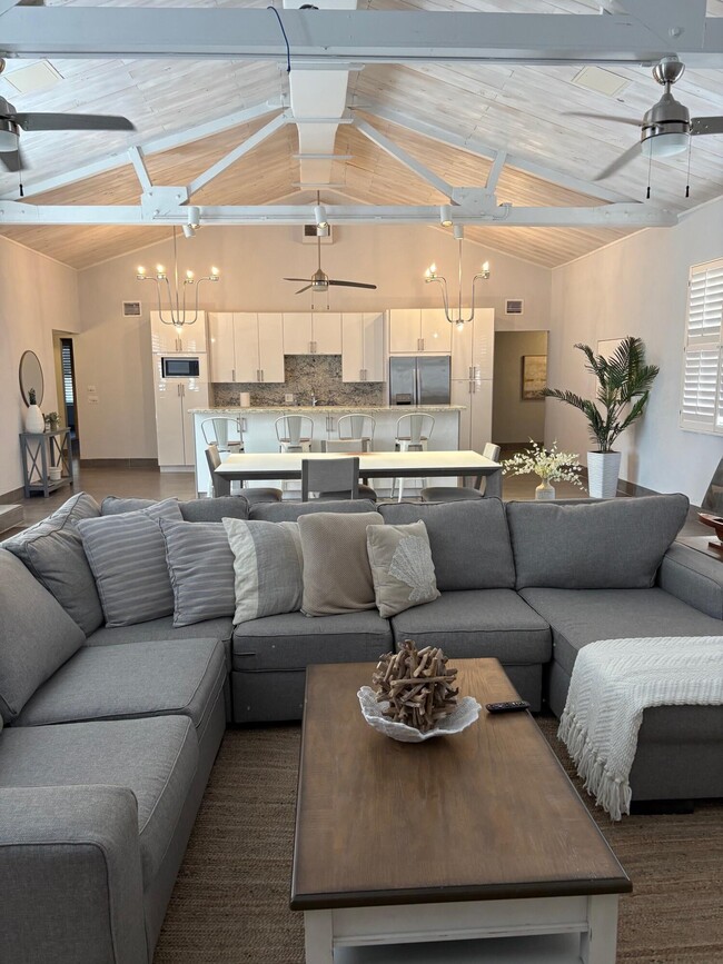 Building Photo - 419 E Atlantic Ave