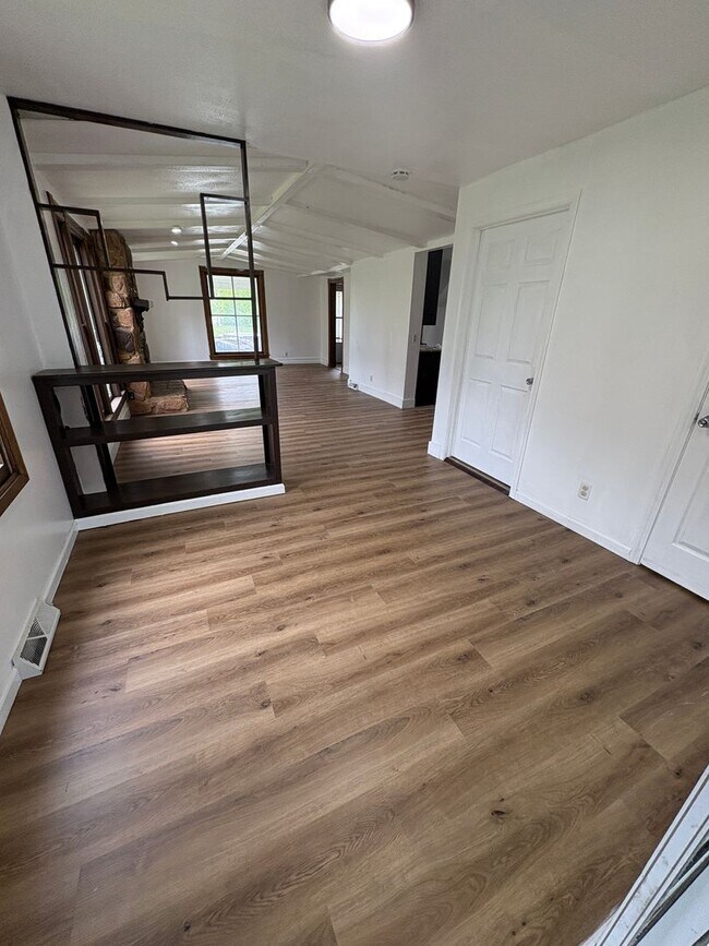 Building Photo - Updated 2 Bed, 2 Bath House for Rent with 2 Stall Garage!!!