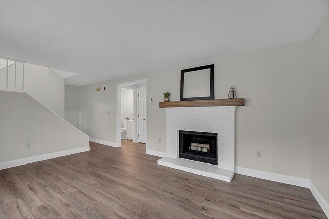 Building Photo - 67 Plantation Rd