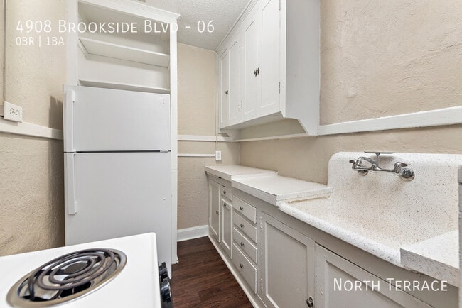 Building Photo - 4908 Brookside Blvd