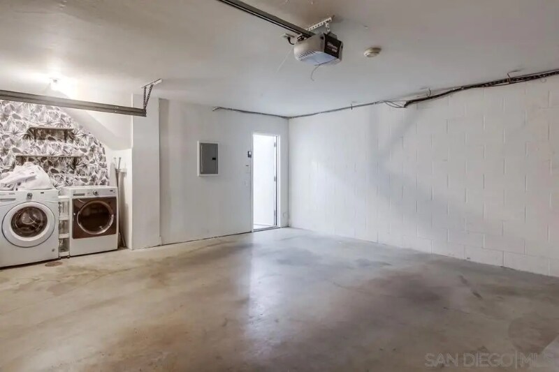 Building Photo - 3906 Voltaire St