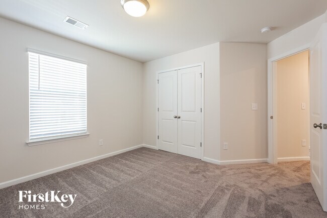 Building Photo - 613 Goldburn Wy