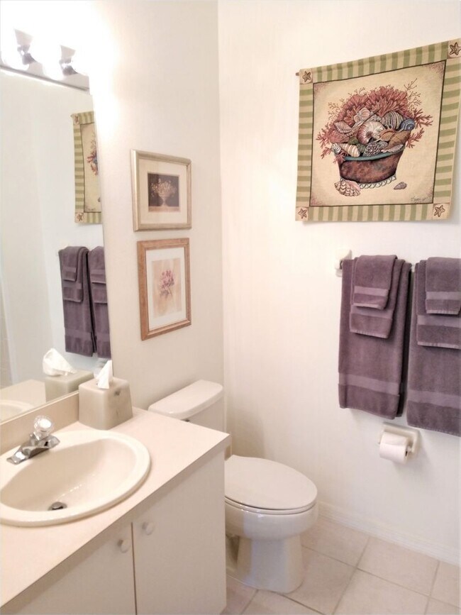 Building Photo - Seasonal Short-Term Villa located in Pelican Pointe Golf & Country Club!