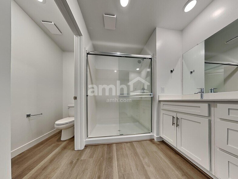 Building Photo - 6460 E Paseo Baranda