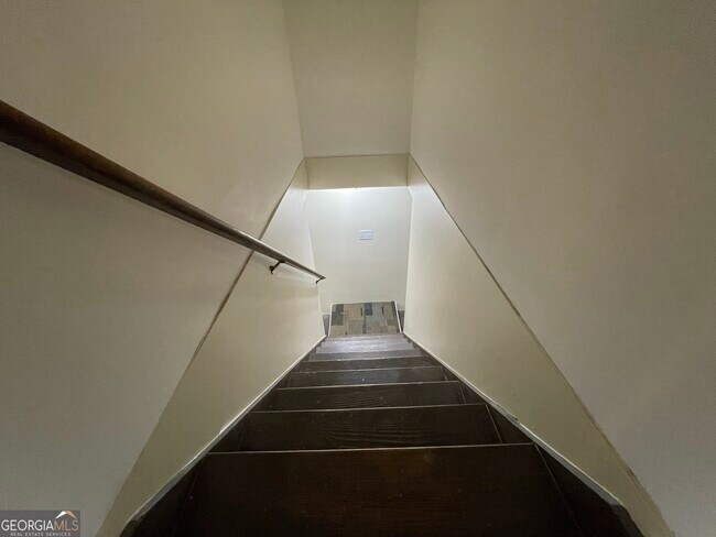 Building Photo - 2596 Woodland Dr NW