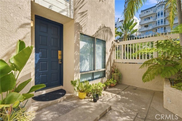 Building Photo - 7301 Vista Del Mar