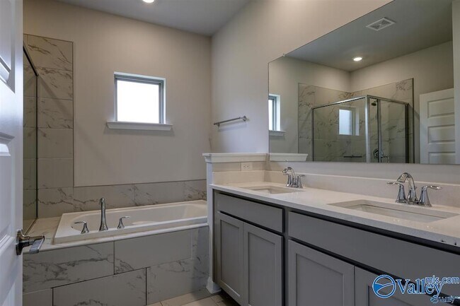 Building Photo - 206 Waylan Rdg Ln