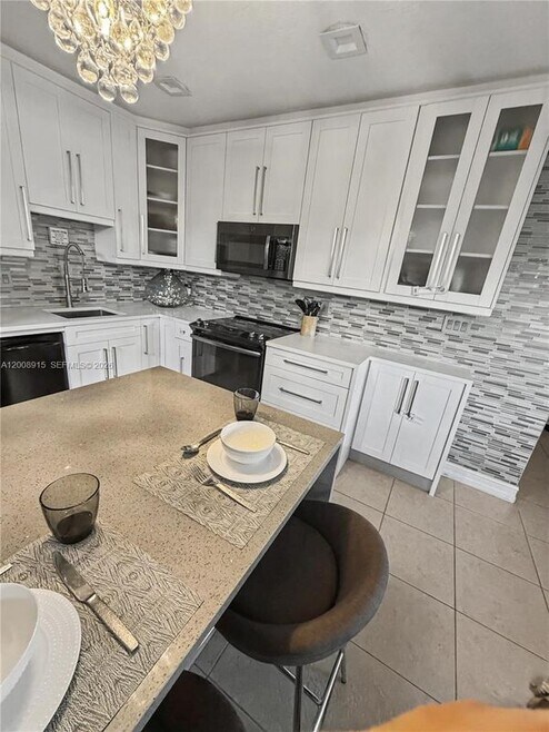 Building Photo - 1423 Holly Heights Dr