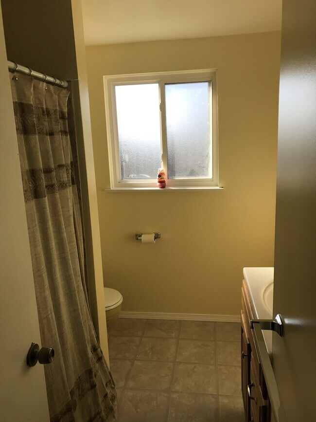 Building Photo - 4 BED/2 BATH ADORABLE, SPACIOUS SINGLE FAMILY HOME ---- FORREST DR. CANTON