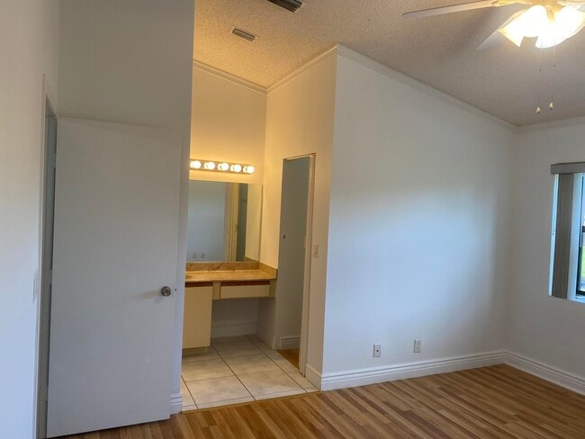 Building Photo - 3961 Cocoplum Cir