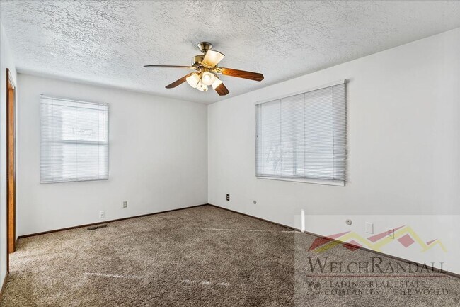 Building Photo - Your Ideal 4-Bed Layton Home - Style, Space & Location!