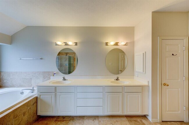 Building Photo - 3203 Amerson Dr