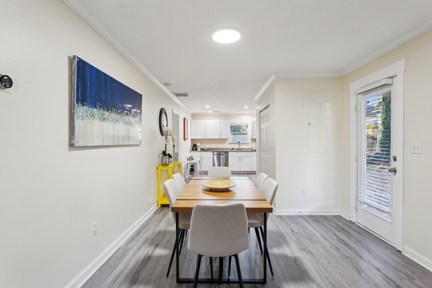 Building Photo - 1870 Waldrep Cir SE