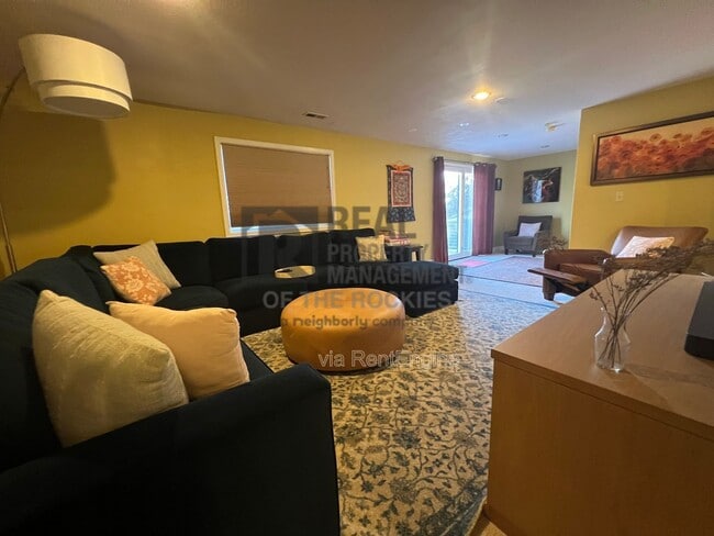 Building Photo - 1400 Hastings Dr