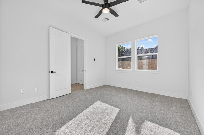 Building Photo - 4330 Avron Dr