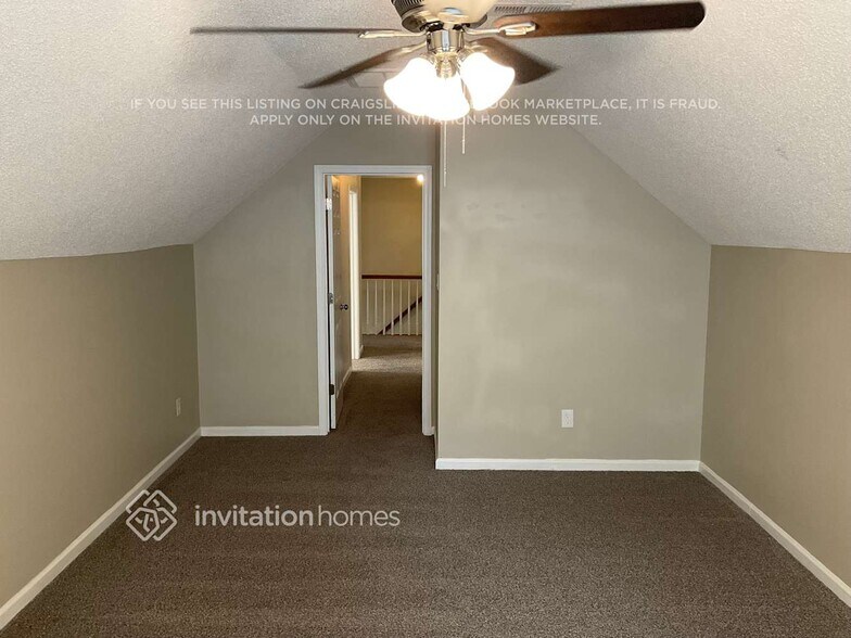 Building Photo - 2343 Century Oaks Ln