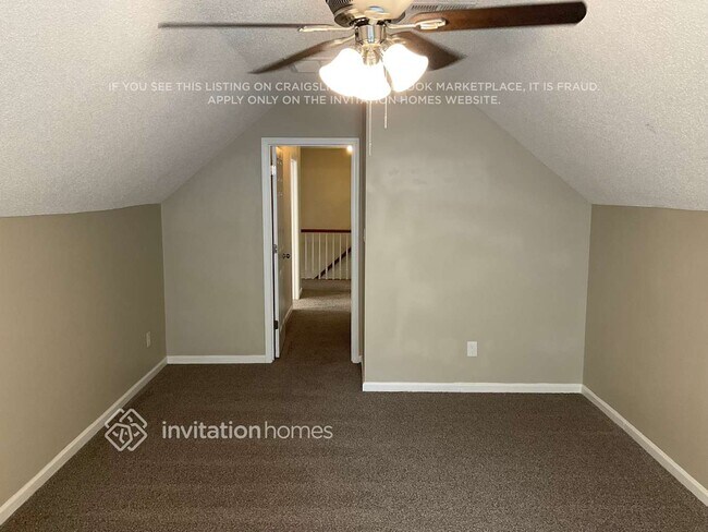 Building Photo - 2343 Century Oaks Ln