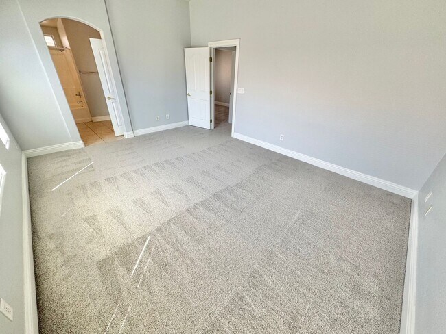 Building Photo - Stunning 4 bedroom home offering comfort and space in North Las Vegas