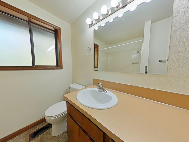 Building Photo - SPRING SPECIAL ~ $1150 OFF FIRST MONTH RENT