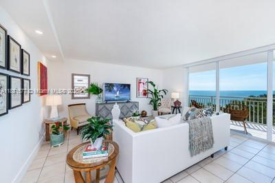Building Photo - 609 Ocean Dr