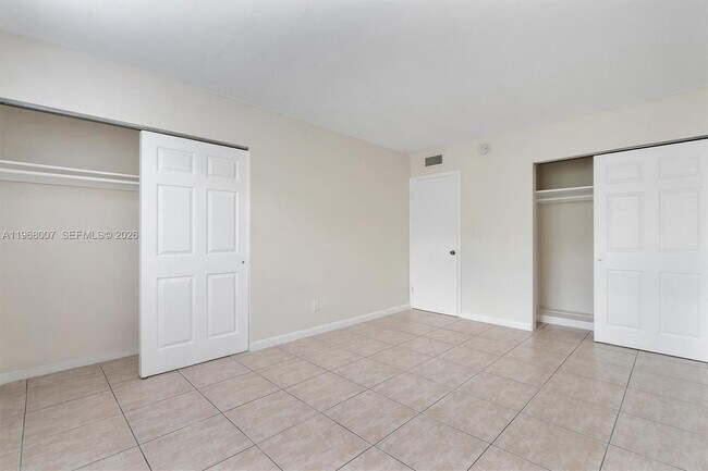 Building Photo - 1715 N 16th Ave