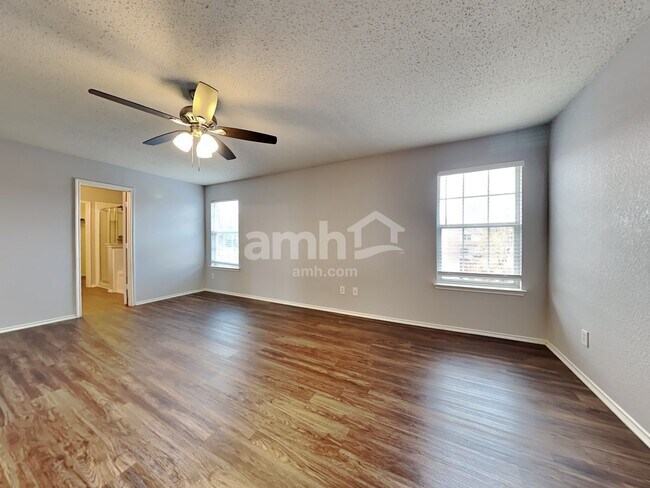 Building Photo - 2432 Arroyo Springs Dr