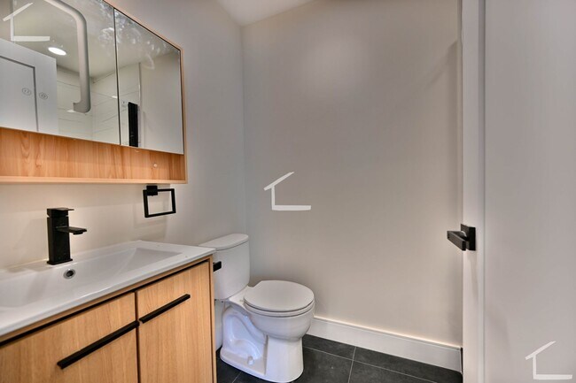 Building Photo - Brand new 2 bed in Bay Village