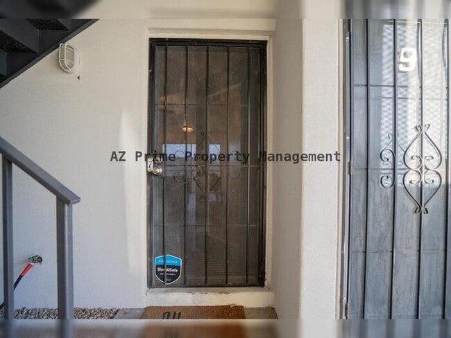 Building Photo - 5135 N 10th St