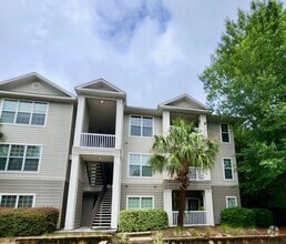 Building Photo - Two bedroom condo with garage - James Island