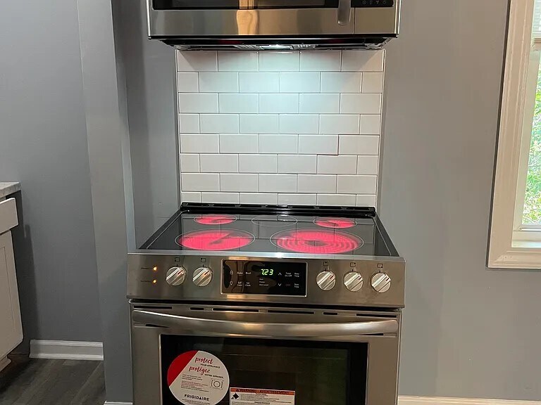 Building Photo - 8 Hagood Ave