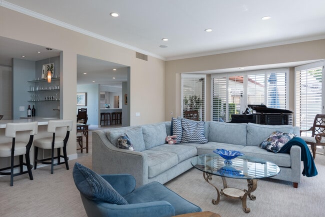 Building Photo - 66 Dartmouth Dr