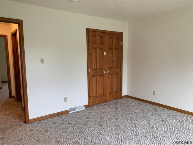 Building Photo - 133 Anderson Ln