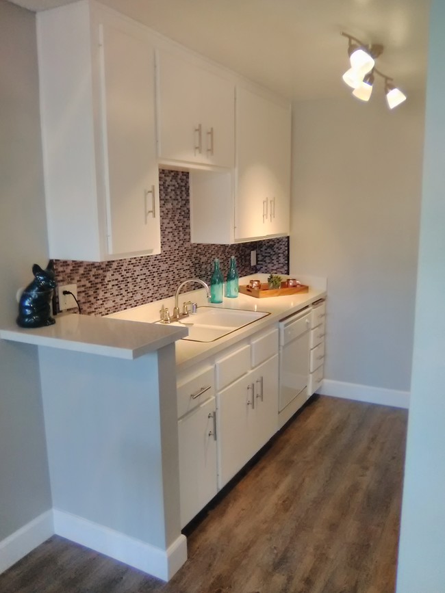 Kitchen - Azul Apartments