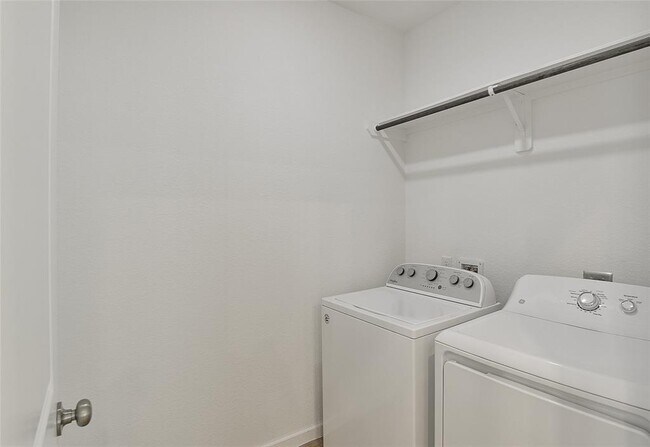 Building Photo - 4261 Waterlily Spg Wy
